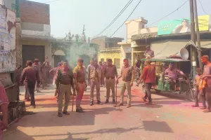 अमरोहा में होली पर्व शांतिपूर्ण एवं सौहार्दपूर्ण वातावरण में संपन्न, चप्पे-चप्पे पर मुस्तैद रही पुलिस