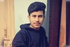 संभल में खुशियों की होली मातम में बदली, पोल से टकराई बाइक, 15 दिन पहले पिता बने युवक की मौत