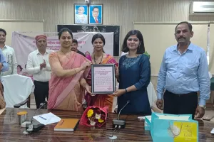 अमरोहा की सुरभि यादव ने यूपीएससी में हासिल की 14वीं रैंक, डीएम ने किया सम्मानित