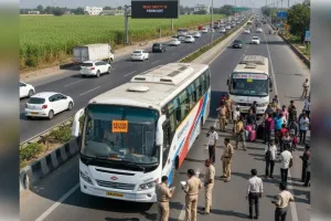 मुजफ्फरनगर में परिवहन विभाग की बड़ी कार्रवाई, बिना परमिट चल रही टूरिस्ट बस सीज, ₹81,800 का जुर्माना