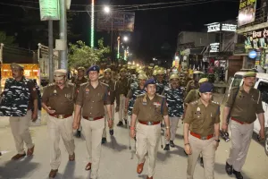 शामली पुलिस का कांधला और कैराना में फ्लैग मार्च, एसपी ने जनता से की शांतिपूर्ण होली मनाने की अपील