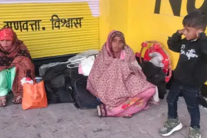 शामली: मेरठ-करनाल हाईवे पर डिवाइडर के पत्थर से टकराकर कार पलटी, 12 घायल