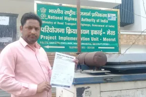 मेरठ में दौराला फ्लाईओवर की सर्विस रोड बनी ‘तालाब’, शिकायतों पर भी नहीं जागा तंत्र; सभासदों ने दी आंदोलन की चेतावनी