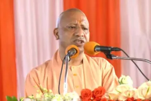 ब्रज क्षेत्र की बदलेगी तस्वीर: सीएम योगी ने दी 300 करोड़ की परियोजनाओं को हरी झंडी, मथुरा-वृंदावन में अब दौड़ेंगे क्रूज