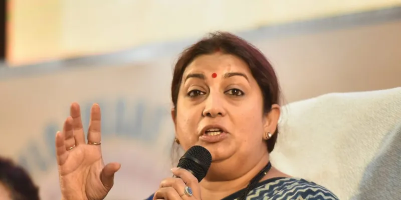 स्मृति ईरानी ने बताया 'गुड टच-बैड टच' पर बात करना है जरूरी