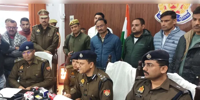 सहारनपुर के 'कैरटलेन' शोरूम में करोड़ों की चोरी का महा-खुलासा: 5 गिरफ्तार, 3 करोड़ के हीरे-सोने के जेवरात बरामद