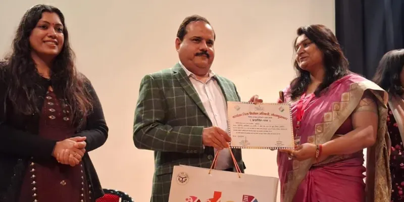 नोएडा में मुख्य निर्वाचन अधिकारी नवदीप रिणवा ने विशेष प्रगाढ़ पुनरीक्षण का निरीक्षण किया, 243 बीएलओ को किया सम्मानित