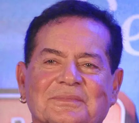 सूजन की शिकायत के बाद लीलावती अस्पताल में भर्ती सलीम खान, शूटिंग छोड़ पिता को देखने पहुंचे सलमान खान