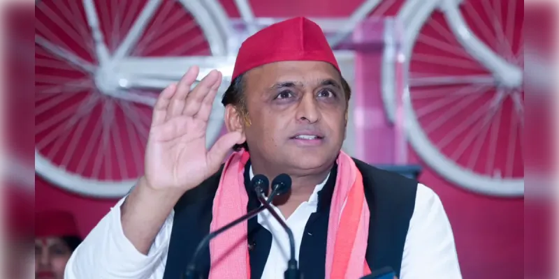 'यादव जी की लव स्टोरी' पर बोले अखिलेश यादव: "भाजपा नफरत की पटकथा लिखती है, हम दिलों को जोड़ने की"