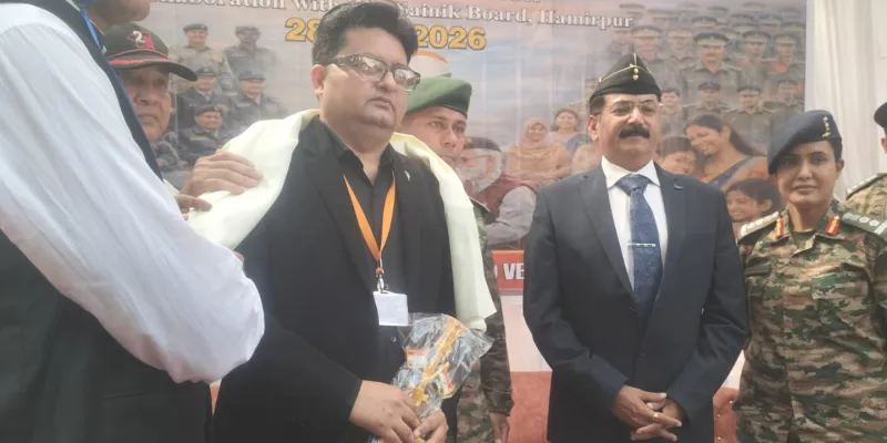 हमीरपुर व बांदा के 29 वीर नारियों को मिला सम्मान...कर्नल सोफिया कुरैशी ने भी पूर्व सैनिकों को किया सम्मानित