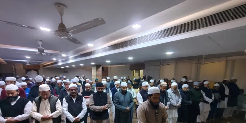 मुरादाबाद: चांद के दीदार के साथ रमजान का आगाज, मस्जिदों में गूंजी तरावीह की गूंज