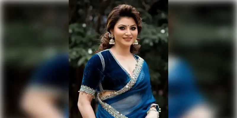 उर्वशी रौतेला ने रचा नया इतिहास: जन्मदिन पर काटा 16 करोड़ का 'डायमंड केक', लग्ज़री देख दंग रह गई दुनिया