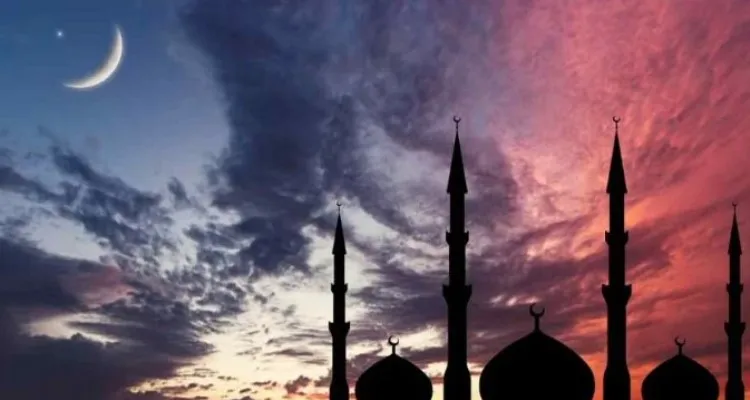 रमजान मुबारक! आसमान में दिखा चांद, कल यानी गुरूवार को होगा पहला रोजा
