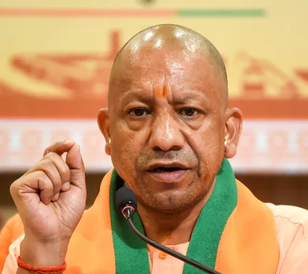 त्योहारों और पुलिस भर्ती परीक्षा के दृष्टिगत सीएम योगी सख्त, कानून व्यवस्था पर विशेष सतर्कता के निर्देश