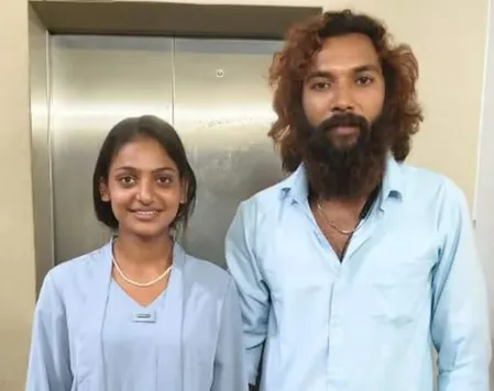 प्रयागराज की  'कुंभ ब्यूटी' मोनालिसा ने अपने बॉयफ्रेंड फरमान से की शादी, पुलिस से मांगी सुरक्षा