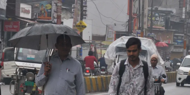 शामली में अचानक मौसम बदलाव, तापमान में गिरावट और हल्की बारिश से जनजीवन प्रभावित