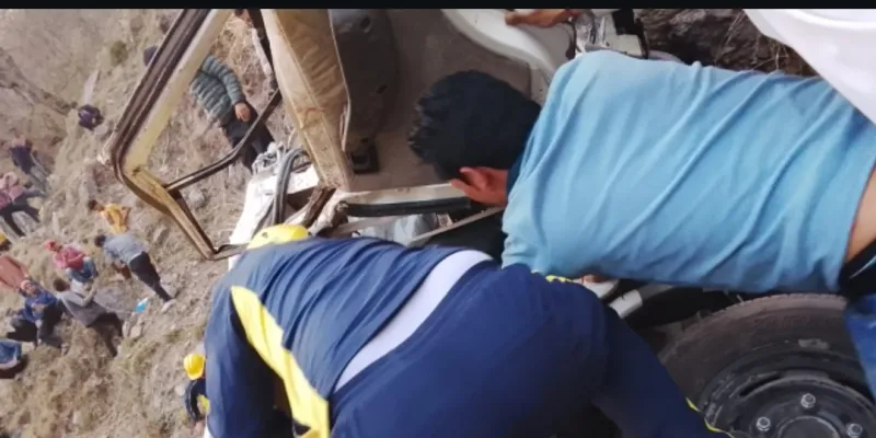  उत्तराखंड के कपकोट में बोलेरो खाई में गिरी, दो महिलाओं की मौत, पांच घायल