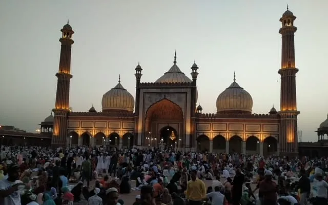 ईद-उल-फितर का चांद नजर नहीं आया, देश में 21 मार्च को मनाई जाएगी ईद