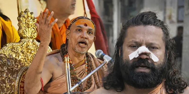 प्रयागराज कोर्ट में अर्जी: अविमुक्तेश्वरानंद को विदेश भागने से रोका जाए—आशुतोष ब्रह्मचारी