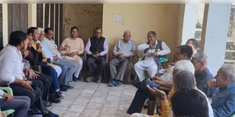 मुजफ्फरनगर के खतौली में अबीर-गुलाल से ब्राह्मण महासभा ने मनाया होली मिलन, प्रकटोत्सव की तैयारियां शुरू