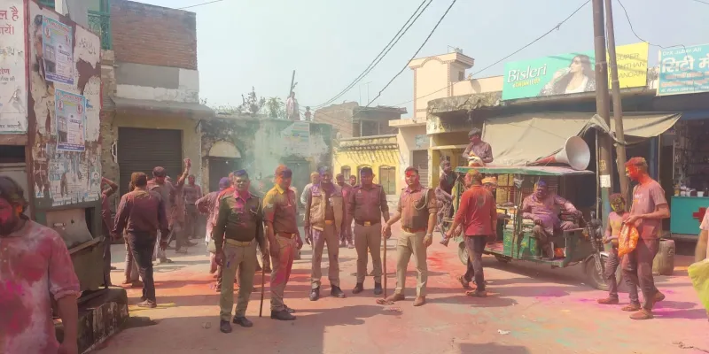 अमरोहा में होली पर्व शांतिपूर्ण एवं सौहार्दपूर्ण वातावरण में संपन्न, चप्पे-चप्पे पर मुस्तैद रही पुलिस