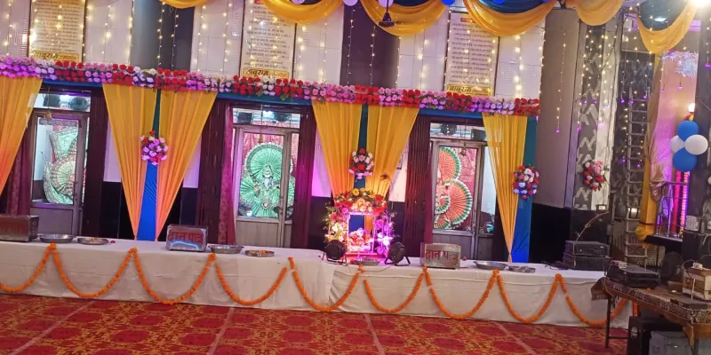 मुजफ्फरनगर: शनिधाम मंदिर में जन्माष्टमी पर वर्षा के बीच गूंजे भजन, देर रात तक झूमे श्रद्धालु