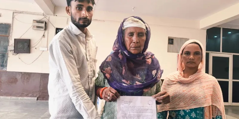 शामली में बुजुर्ग मां पर टूटा बेटे-बहू का कहर! सरिया और धारदार हथियार से हमला करने का आरोप, SP से लगाई गुहार