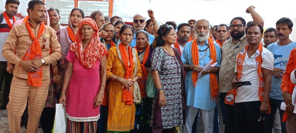 बांग्लादेश में हिन्दुओं पर हो रहे अत्याचार के विरोध में शिवसेना शिंदे गुट ने किया प्रदर्शन जुलूस निकाला, सौंपा ज्ञापन