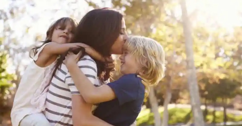 बच्चों की परवरिश: स्वस्थ और सकारात्मक वातावरण के लिए सुझाव