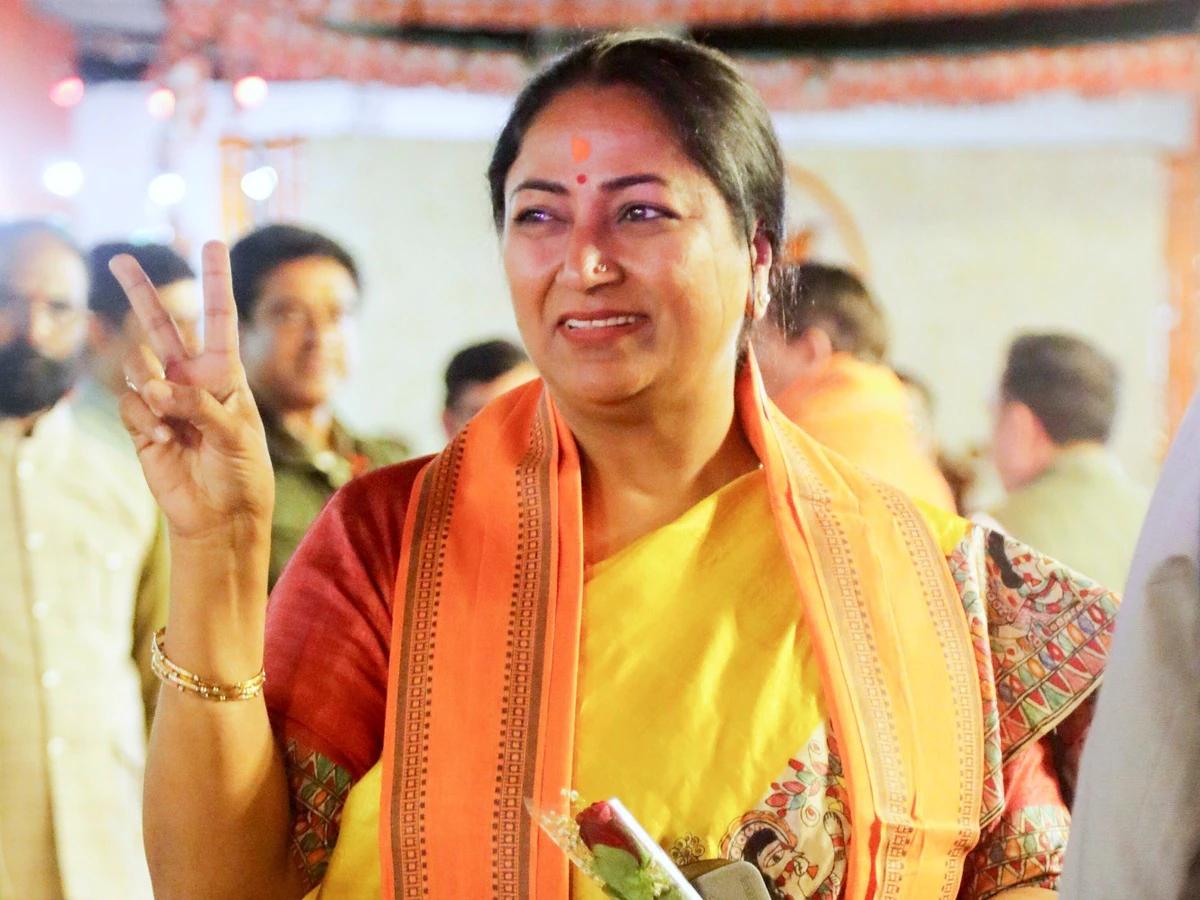 दिल्ली में अब 1.20 लाख रुपये की सालाना आय वाले परिवारों का बनेगा राशन कार्डः रेखा गुप्ता