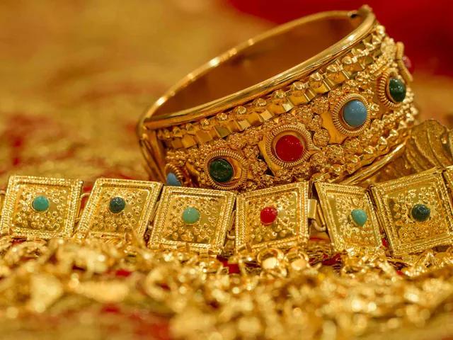 अमरोहा में बड़ी चोरी: कलेक्ट्रेट कॉलोनी में चोरों ने बोला धावा, लाखों के गहने और नकदी पार