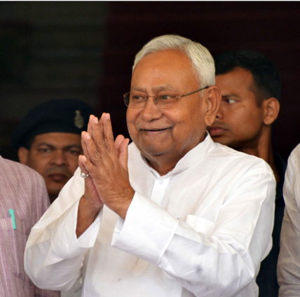 सीएम नीतीश कुमार का ऐलान, ‘पत्रकार सम्मान पेंशन योजना’ के तहत 6 हजार की जगह मिलेंगे 15 हजार