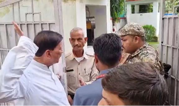 मध्यप्रदेशः भिंड में विधायक और कलेक्टर में विवाद, हाथ उठाने का वीडियो वायरल