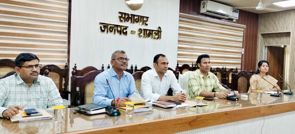 शामली में डीएम की अध्यक्षता में जिला सैनिक बन्धु की बैठक, शिकायतों के निस्तारण के कड़े निर्देश