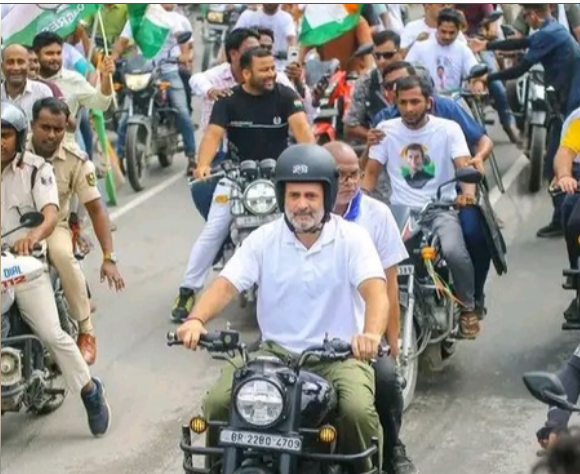 राहुल गांधी ने ‘वोटर अधिकार यात्रा’ के आठवें दिन की बुलेट की सवारी, बाइक रैली में हुए शामिल
