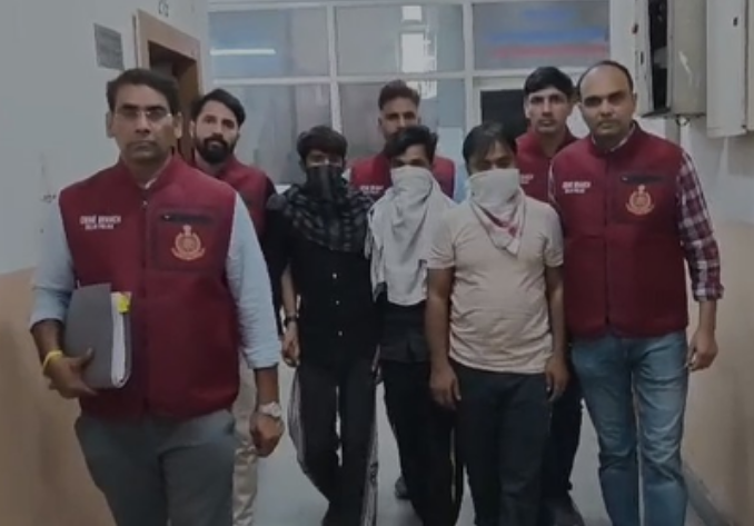 दिल्ली पुलिस ने पकड़ी 16.24 किलो अफीम की खेप, बेरोजगारों को ड्रग सिंडिकेट में शामिल करता था गैंग