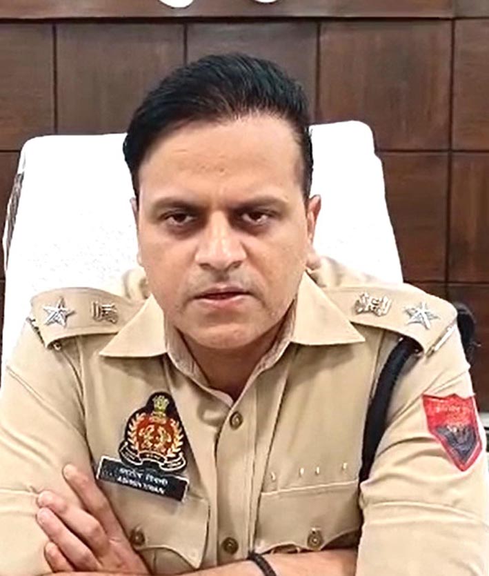 सहारनपुर में अपराधों की रोकथाम के लिए सघन चेकिंग अभियान, 10 बॉर्डर पर बैरियर लगाए गए