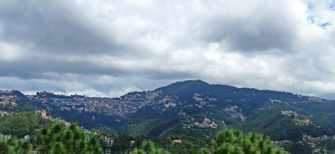 हिमाचल में मानसून का कहर: 400 सड़कें बंद, 298 लोगों की मौत, 2,347 करोड़ का नुकसान