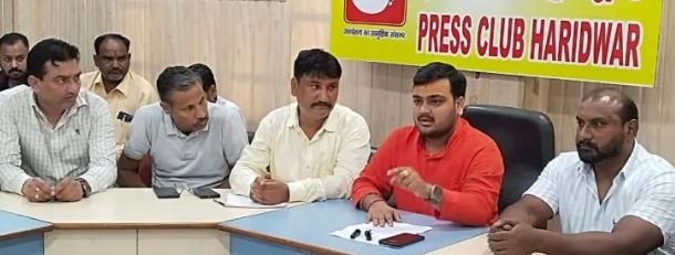 हरिद्वार में भाजपा पार्षद पर धमकी और मारपीट का आरोप, 30 को स्वामी ओमानंद करेंगे पदयात्रा