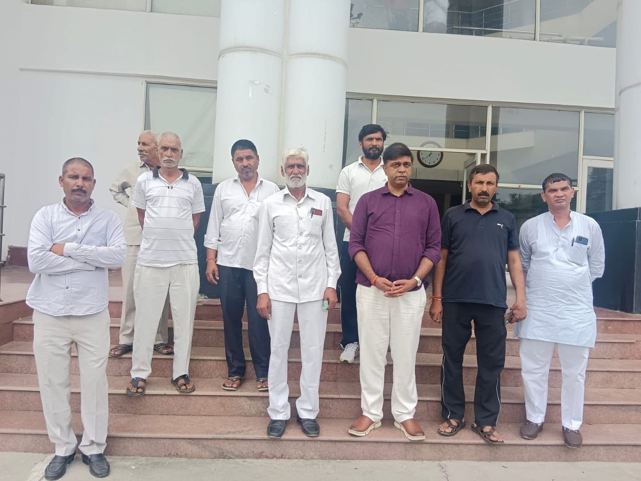 नोएडा: निक्की भाटी हत्या मामले में पुलिस कमिश्नर से परिवार की मुलाकात, आरोपियों के खिलाफ सख्त कार्रवाई का आश्वासन