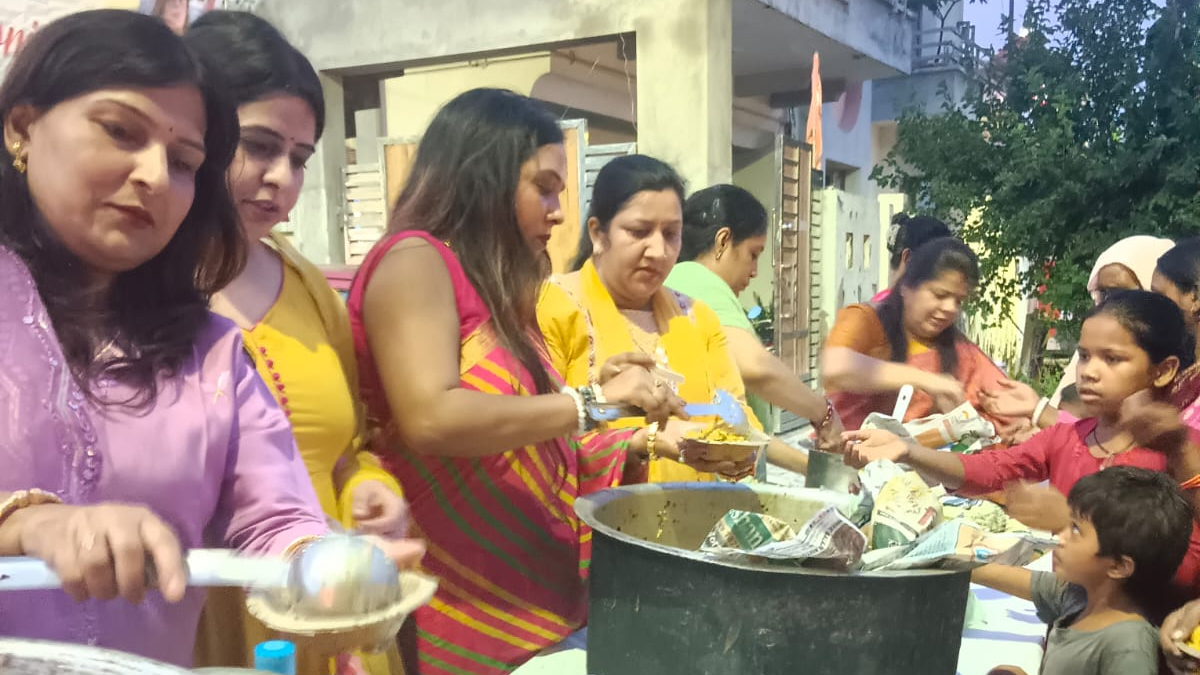 मुरादाबाद में गणपति बप्पा के जयकारों से सराबोर हुआ शहर! आरती, प्रसाद और भंडारे में उमड़ा भक्तों का सैलाब