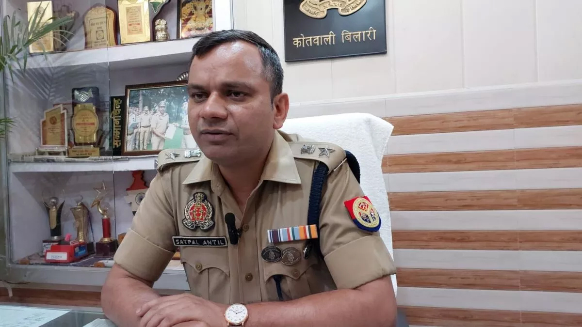 मुरादाबाद पुलिस की बड़ी लापरवाही! घायल कांवड़िये की शिनाख्त किए बिना कराया अंतिम संस्कार, थाना प्रभारी समेत छह लाइन हाजिर