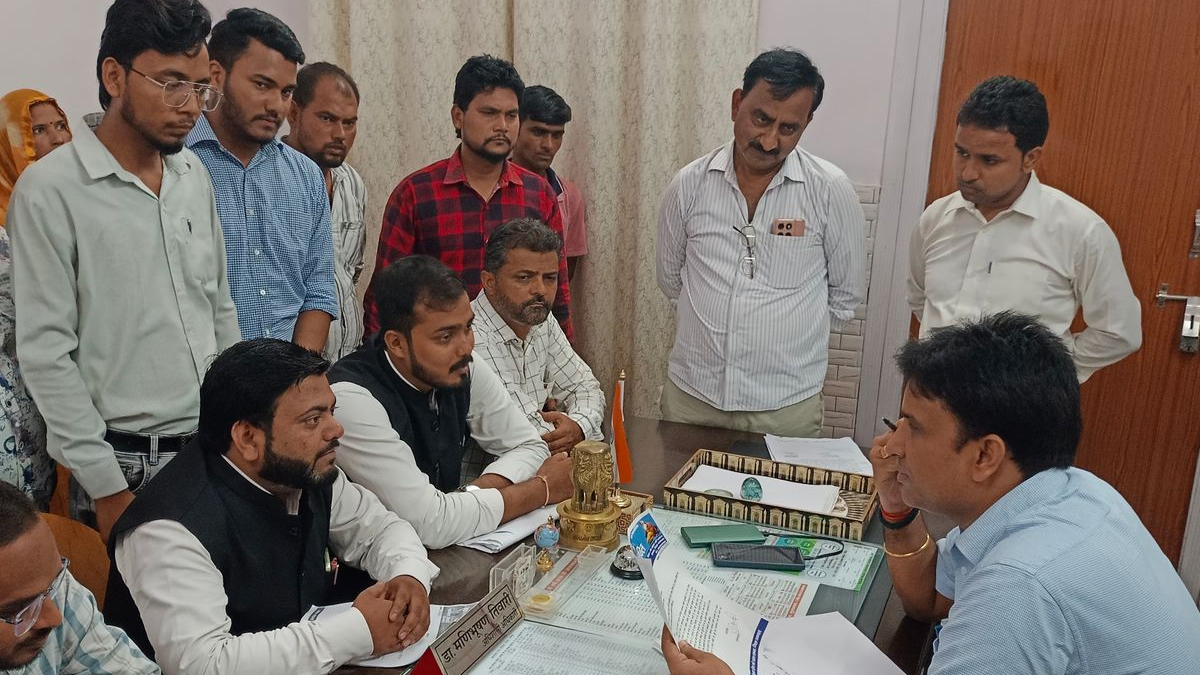 संभल में वाल्मीकि जयंती शोभायात्रा की तैयार, टूटी सड़कों की मरम्मत और सफाईकर्मियों को अवकाश की मांग
