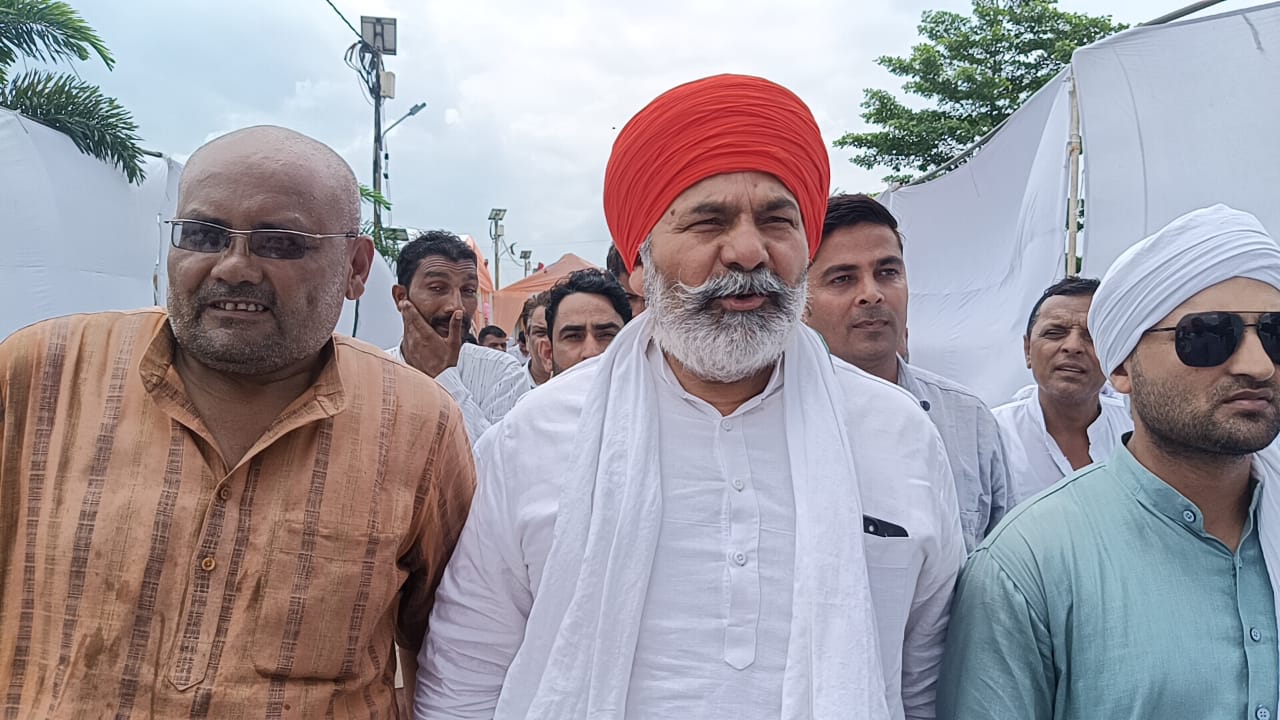 राकेश टिकैत का तंज – “जब देश का उपराष्ट्रपति ही गायब हो, तो वोट चोरी कोई बड़ी बात नहीं”
