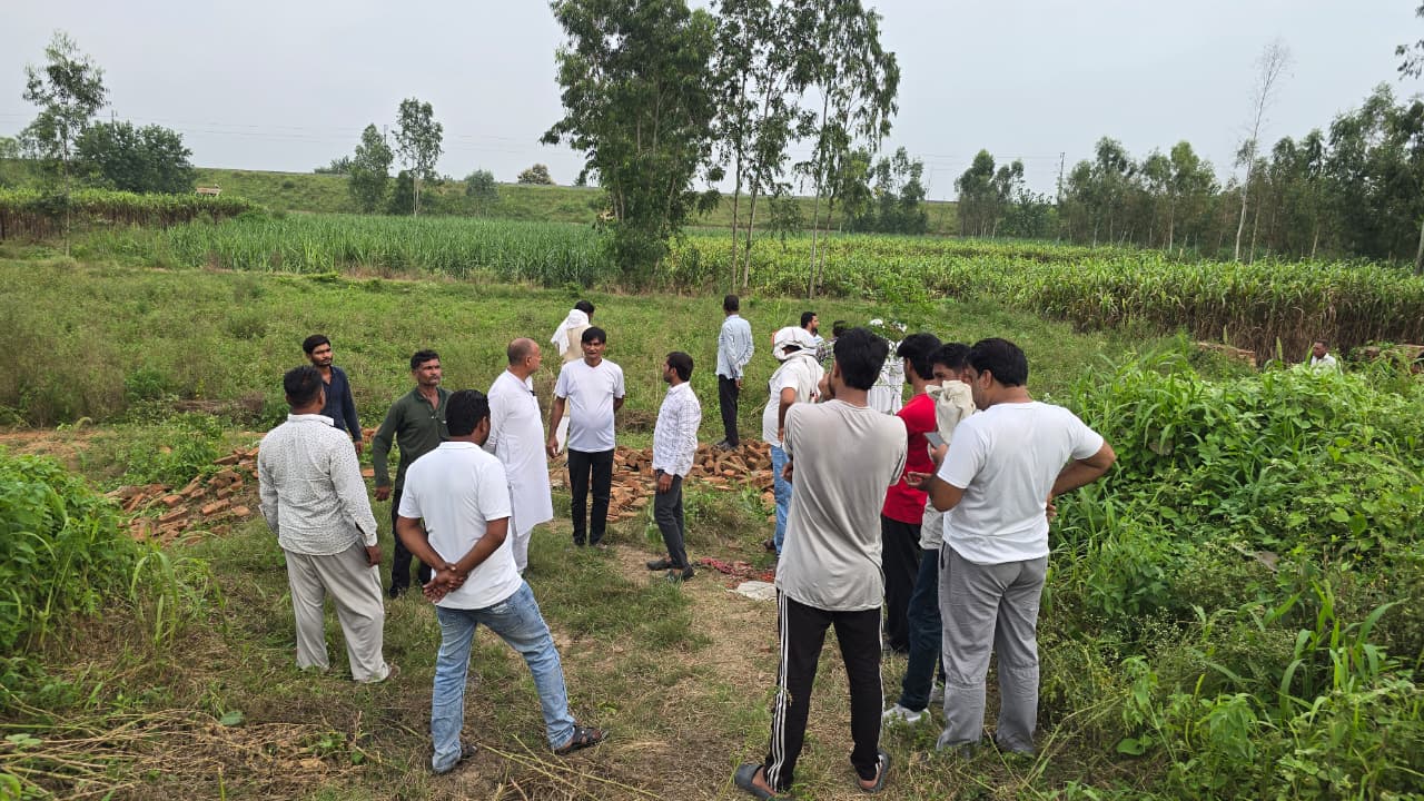मुज़फ्फरनगर में हाईवे की जमीन पर कब्जे को लेकर विवाद, दबंगों ने बाउंड्री तोड़ी,पीड़ित ने लगाई प्रशासन से गुहार