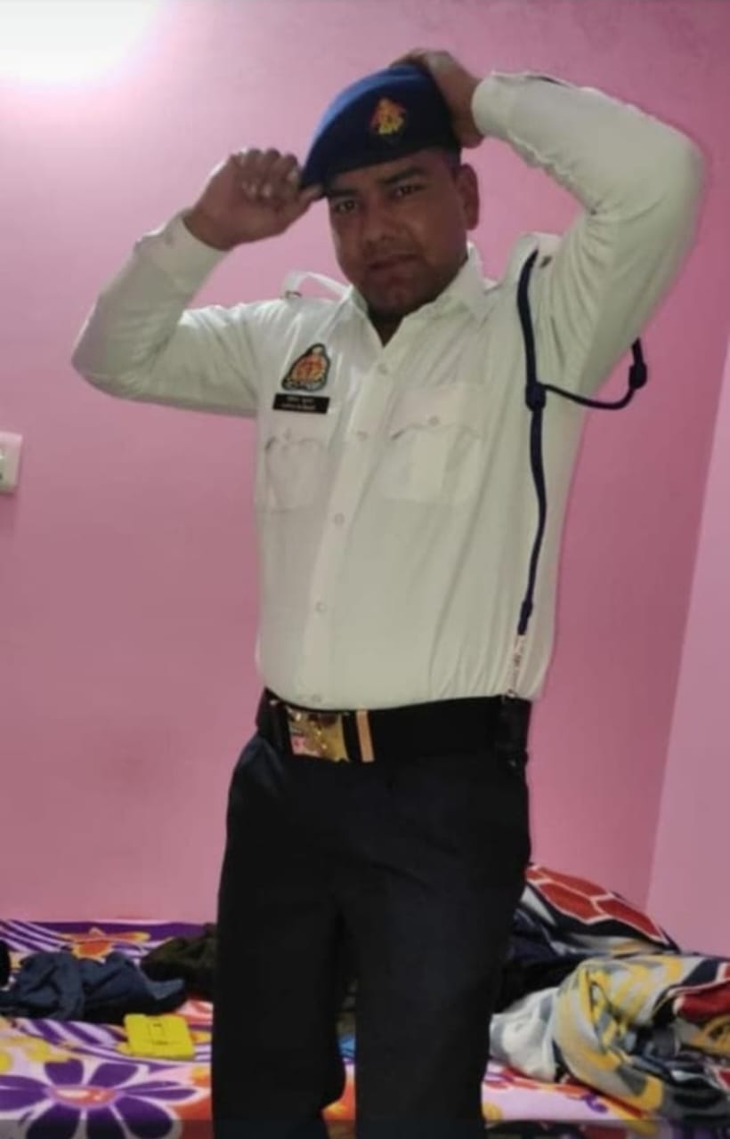 गाजियाबाद के दिल्ली-मेरठ एक्सप्रेसवे पर ड्यूटी कर रहे कांस्टेबल को एर्टिगा कार ने रौंदा , CCTV में कैद हुआ खौफनाक मंजर”