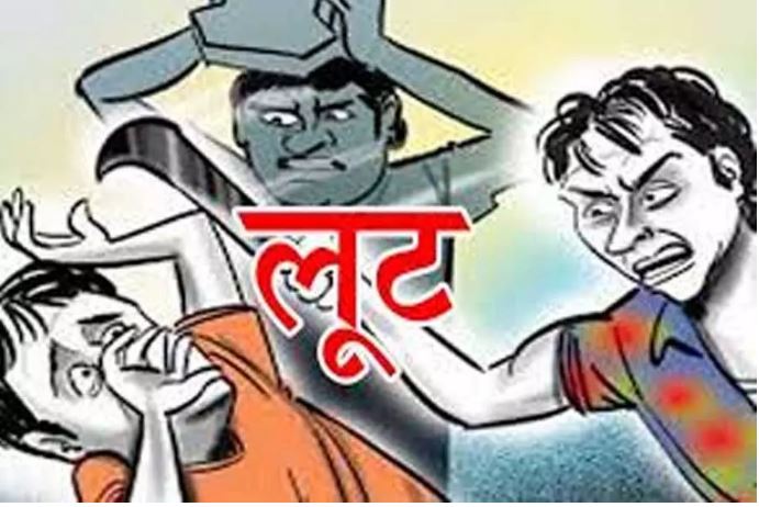 नोएडा में बदमाशों का आतंक: वरिष्ठ पत्रकार से चेन स्नैचिंग, युवक से बाइक और मोबाइल फोन की लूट