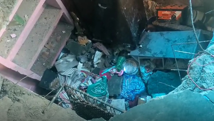गाजियाबाद में जीडीए कॉलोनी में घर की छत गिरी, परिवार के 5 लोग घायल