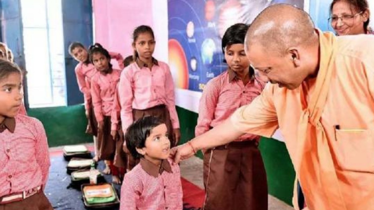 यूपी में प्राथमिक और उच्च प्राथमिक स्कूलों के विलय के नियम बदले, 3 किमी के दायरे में होगा मर्जर