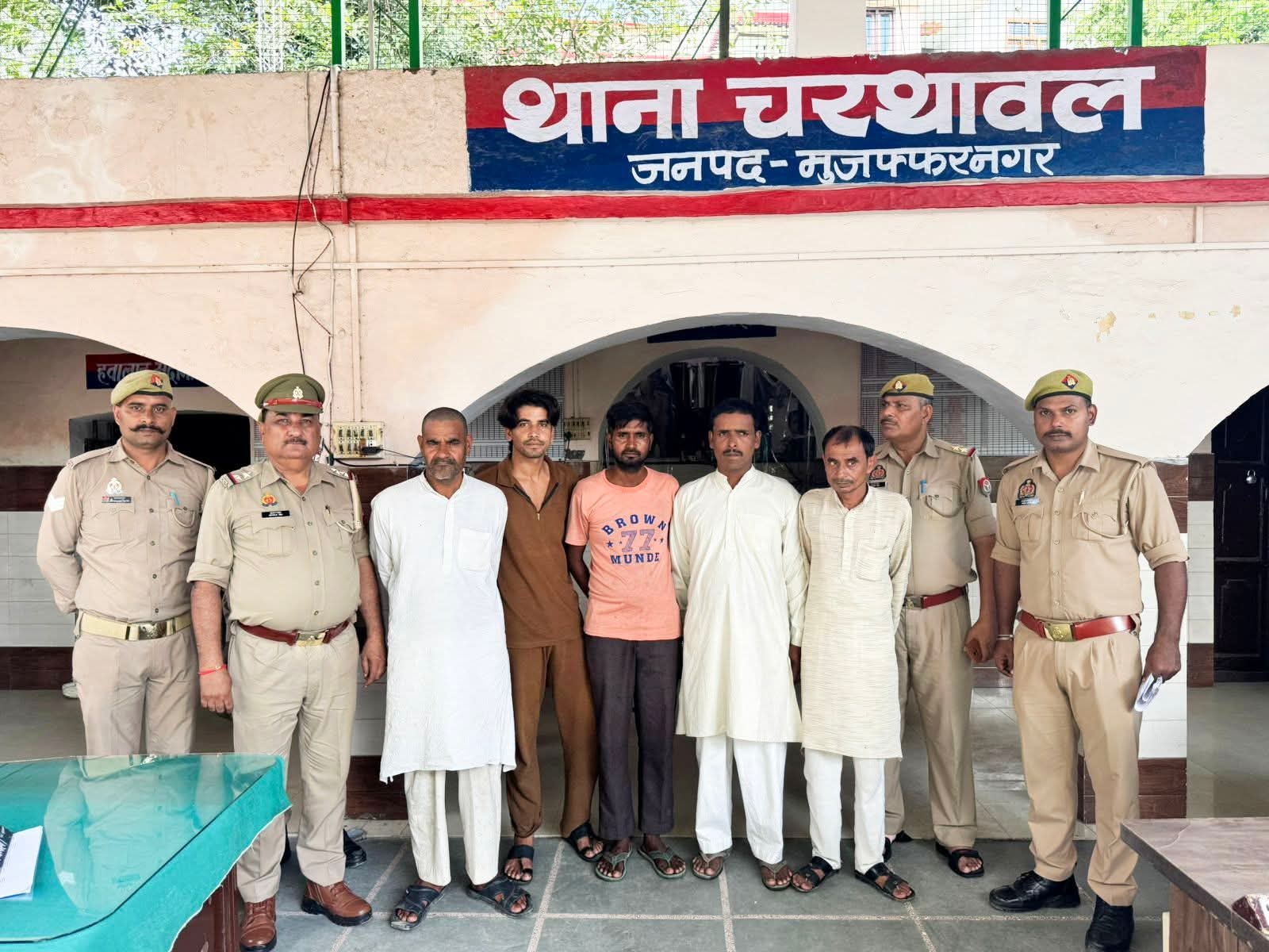 मुजफ्फरनगर पुलिस ने वारंटियों और जुआरियों पर कसा शिकंजा, पूर्व प्रधान प्रत्याशी सहित कई गिरफ्तार